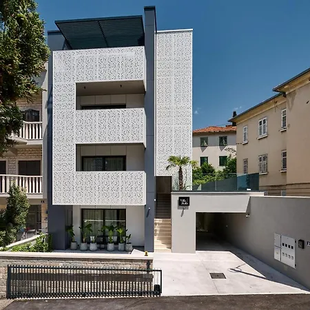 Apartment Luxury Mala